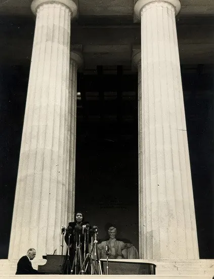 Marian Anderson at the Lincoln Memorial