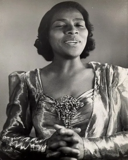 Marian Anderson singing, 1941